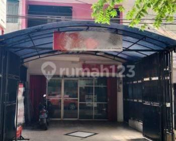 Ruko murah 2 lantai, lokasi strategis di pinang griya