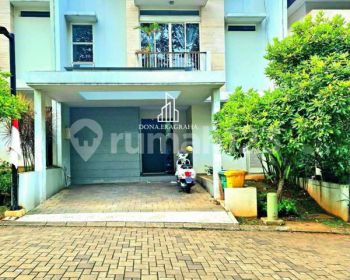 Rumah Cantik 2 Lantai di Serenia Hills Venture Barat