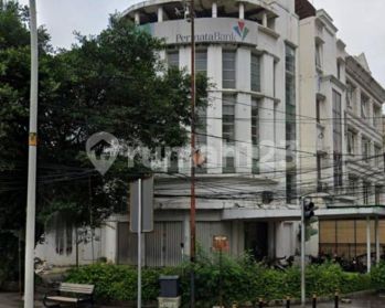 Disewakan Gedung Ex Bank Permata Bangunan Kokoh