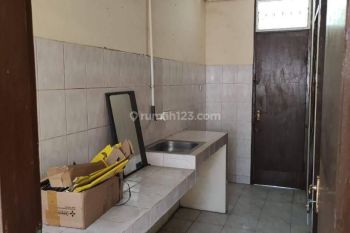 Disewakan Rumah di Jl. Bongo Row 2 mobil bisa untuk usaha