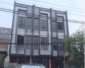 Disewakan Ruko 3 lt  Raya Tambak Rejo Surabaya