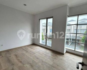 Rumah Golf Island 6x15, Semifurnish