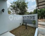 thumbnail-rumah-baru-bagus-minimalis-classic-di-kencana-loka-bsd-10