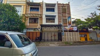 RUKO 3 LANTAI TENGAH KOTA MAKASSAR SANGAT STRATEGIS