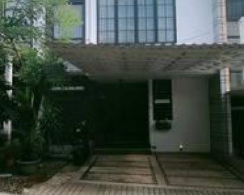 DISEWAKAN RUMAH MEWAH DEKAT MRT LEBAK BULUS DI WILAYAH CIRENDEU