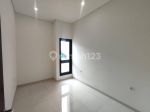 thumbnail-rumah-2-lantai-semi-furnished-shm-di-jl-ikan-jakarta-timur-4