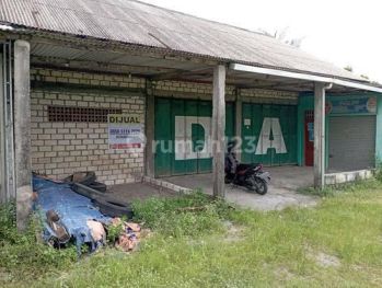 Gudang Strategis di Jalan Raya Dukuhagung Tikung Lamongan