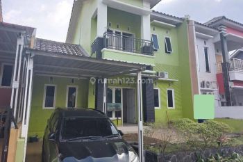 Rumah cantik 2 lantai di Tembalang