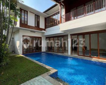 Dijual Rumah Mewah Design Modern Tropical Dalam Komplek Nyaman Jalan Lebar Di 9
