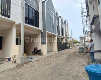 Rumah Dijual Murah Mewah 2 Lantai di Rungkut Dekat UPN, Merr