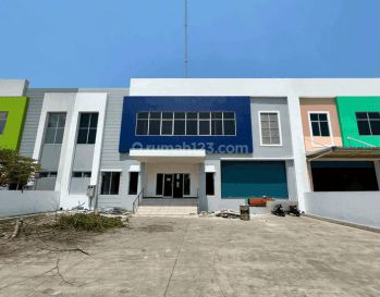 Gudang Bagus Dengan Loading Dock Di Kaw. Industri Delta Silicon