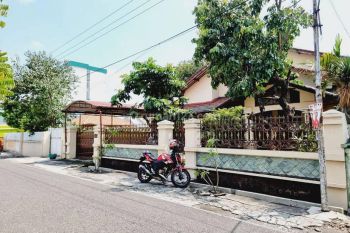 Rumah Nyaman 2lt Tengah Kota Hadap 2 Jalan Kerten Solo