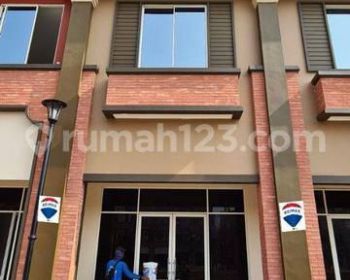 Disewa Ruko Pik 2 La Riviera Uk4.5x12m2 At Tangerang
