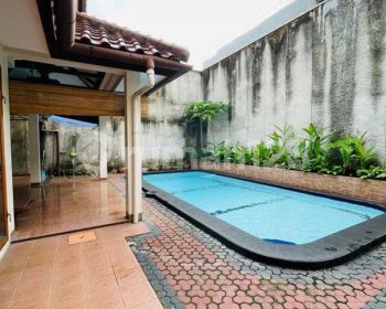 Rumah Pondok Indah Jakarta Selatan