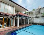 thumbnail-rumah-pondok-indah-jakarta-selatan-1