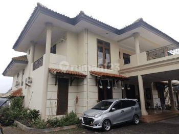 Dijual Rumah 2 Lantai bonus Kost²an dan 5 Kios di Cipayung
