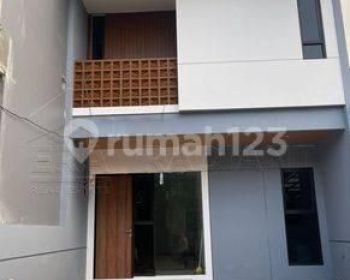 Dijual Rumah 2 Lantai Baru Unfurnished di Graha Raya Bintaro Jaya
