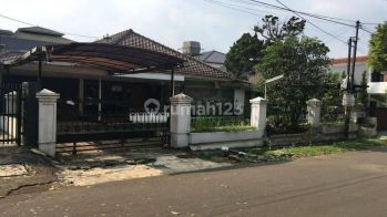 Rumah Unfurnished Butuh renovasi  di Surapati