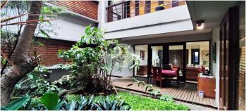 Rumah 3 Lantai di Komplek Batununggal Bandung Full Furnished
