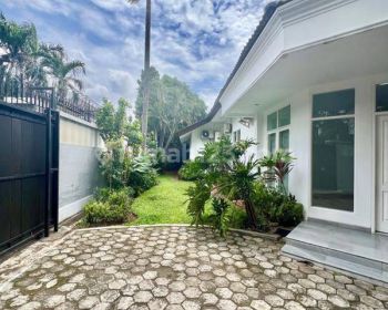 Stand Alone House 4 Bedrooms In Kemang With Private Pool Garden