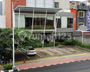 Gedung Resto Istimewa Tebet Raya Jakarta Selatan