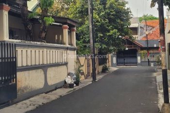 Rumah Bagus Dalam Komplek  Di Sumur Batu Dekat ITC Cempaka Mas