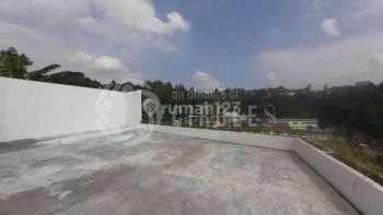 Like New Rumah Ruang Usaha Setengah Jadi Di Dago Bandung