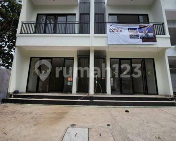 Dijual Ruko Baru 3 Lantai Siap Huni Harga Miring