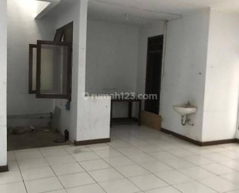 J Disewakan Rumah 10x18 Taman Palem Lestari Jakarta Barat