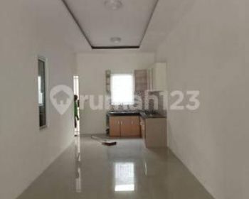 Rumah baru di renovasi, Rapi,  Siap Huni