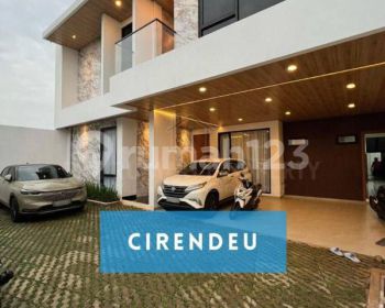 Rumah Cantik 2 Lantai Semi Furnished Layout Lapang