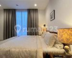 thumbnail-rumah-cantik-2-lantai-semi-furnished-layout-lapang-10