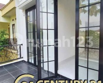 Rumah 2 Lantai Baru di Gerbang Tol Graha Bintaro, Tangerang Sel