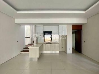 Dijual Rumah Lux Nyaman 2 Lantai di Larang Asri Kota Baru