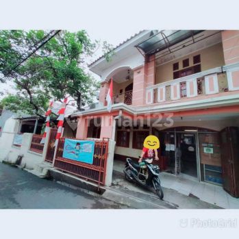 Turun Harga !!! Dijual Rumah  Siap Huni lokasi Strategis Di Jakarta Timur