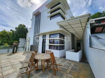 Rumah Villa Furnished Bagus SHM Dago Pakar Timur,bandung