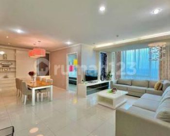 Jual Apartemen Via Ciputra World 3+1 BR Lantai 22 Furnished Mewah