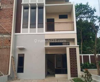 Hunian 2 LANTAI DEKAT KODAM DAN BPK JATENG di BANYUMANIK