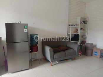 Disewakan Medit 2, 2Bed Hoek Furnished Lantai Rendah