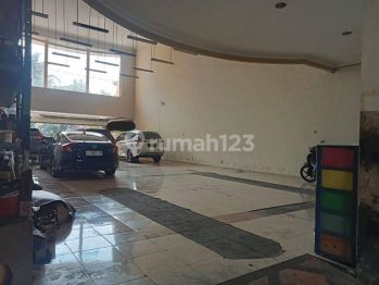 Ruko di Kertajaya Bagus Depan Jalan Raya Bekas Showroom Mobil