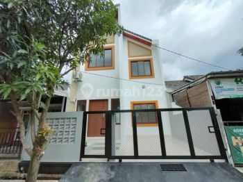 Disewakan Rumah Luas Lokasi Strategis Bekasi Timur Regensi