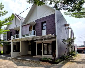 Rumah cluster dekat tol cibubur, pinggir jalan raya 